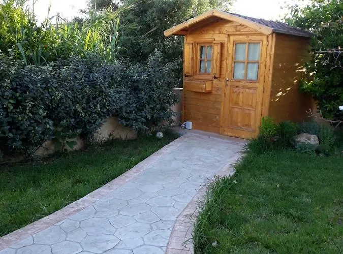 Nyaraló Viletta Caposchiera *